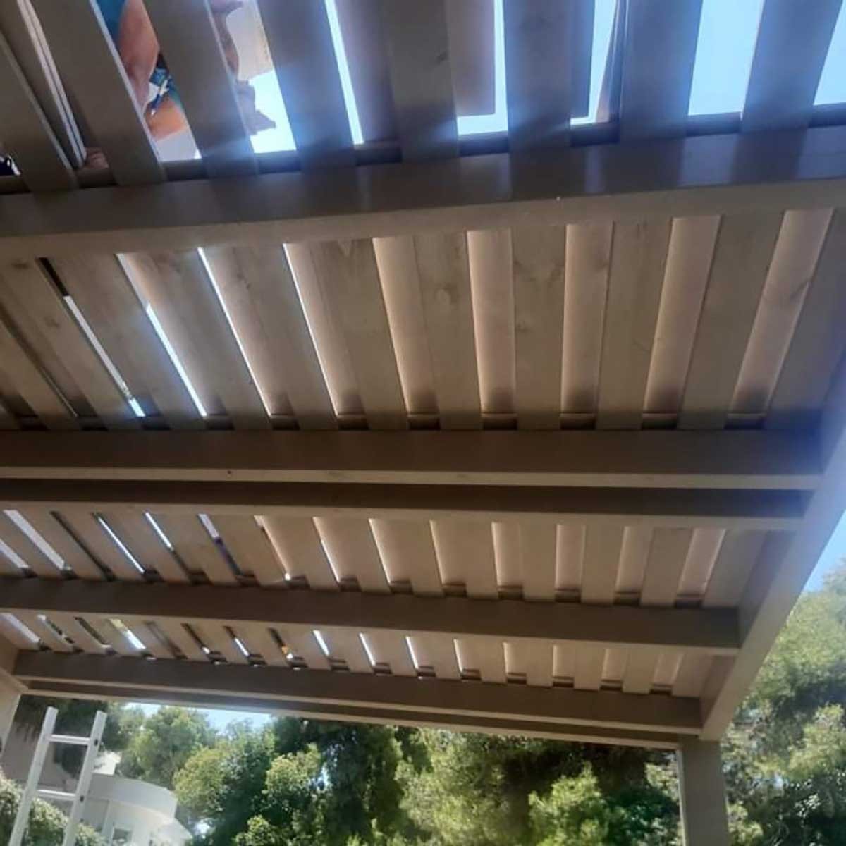 Ξύλινη πέργκολα με διπλή τάβλα 300 x 300εκ. 10-103004