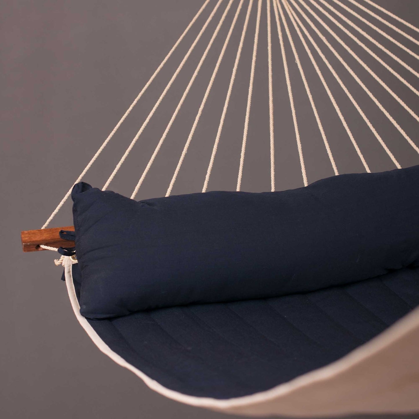 Αιώρα καπιτονέ με ράβδο Alabama Navy Blue | kingsize NQR14-31