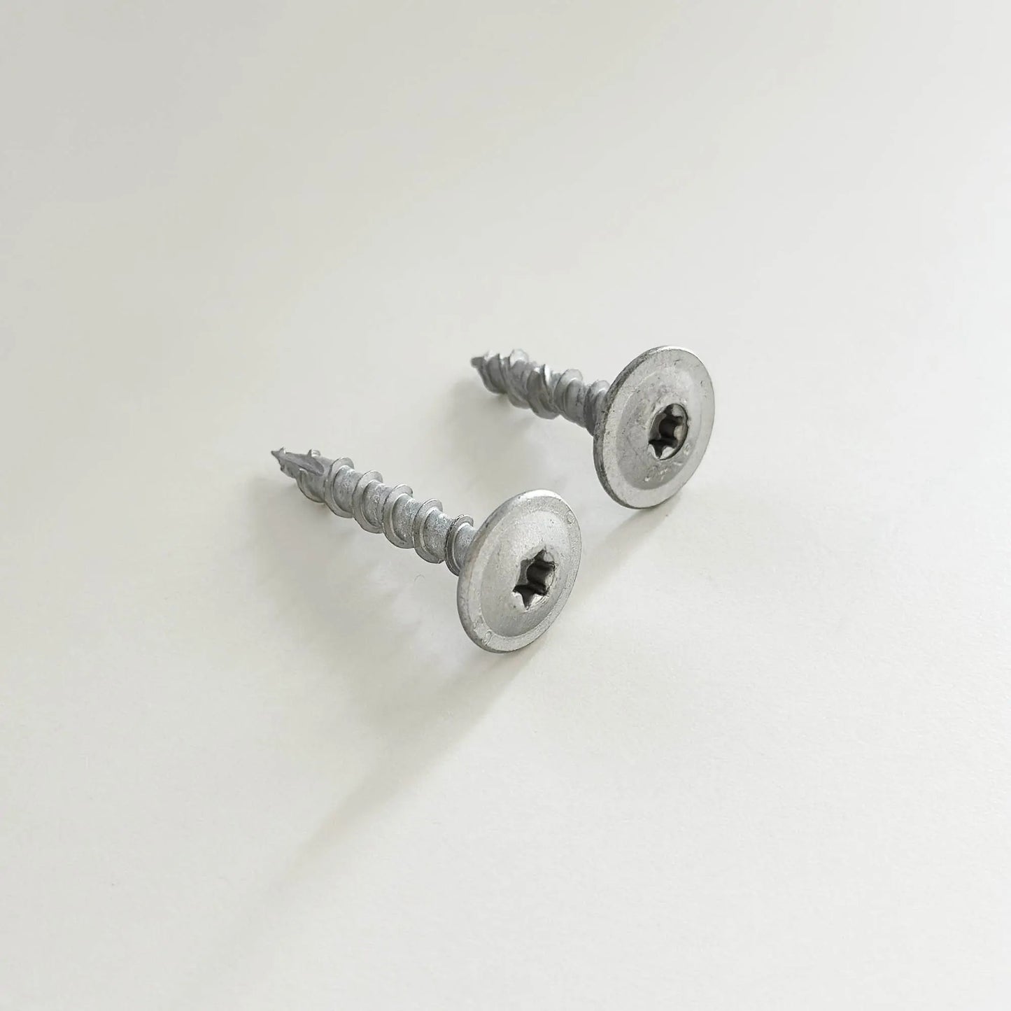 Βίδες με πλατιά κεφαλή Ø8mm ΒΙΔΕΣ TORX ΠΛΑΤΙΑ ΚΕΦΑΛΗ 8 x 60mm