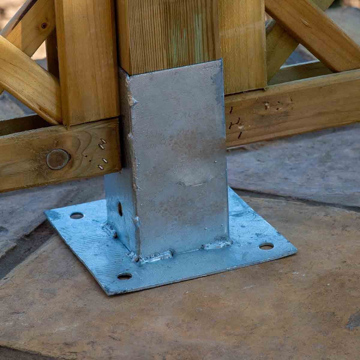 Βάση ξύλου βιδωτή 91 x 91 x150mm 4842