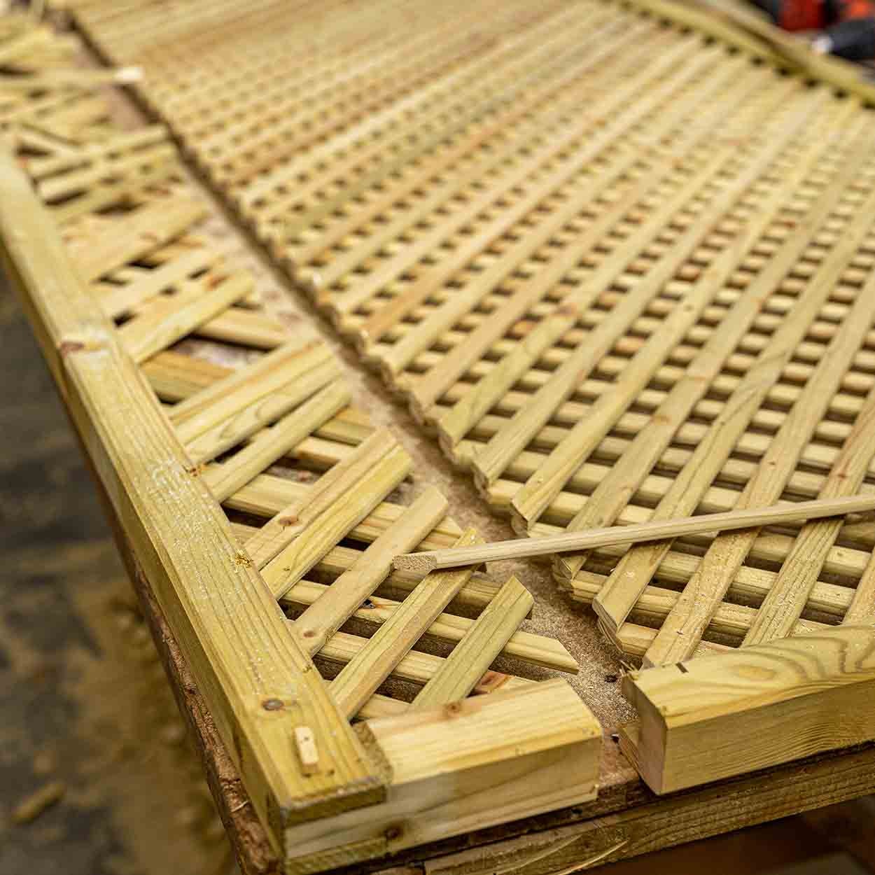 Ξύλινο περιμετρικό πλαίσιο καφασωτού  25mm | 4,5 x 4,5 x 510εκ. 35017