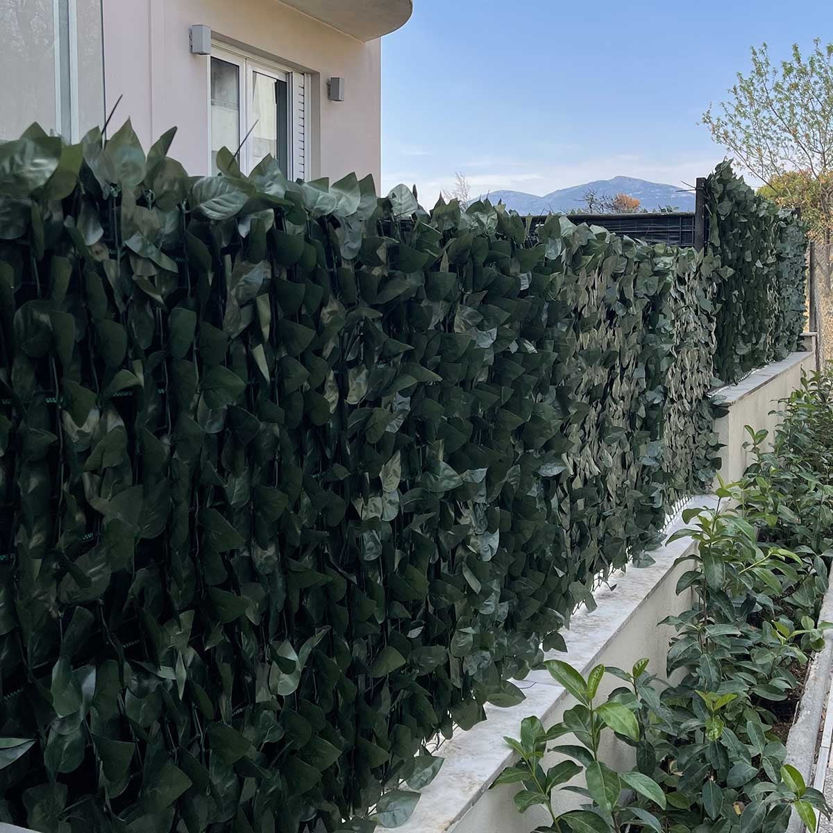 Φυλλωσιά συνθετική σε πλέγμα  πράσινο σκούρο 100(Y) x 300εκ. | πράσινο σκούρο 477005